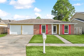 3821 Liro Ln, Harvey, LA 70058