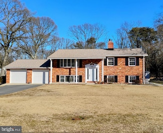 7881 Elizabeth Rd, Pasadena, MD 21122