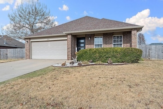 1304 Spruce St, Pea Ridge, AR 72751