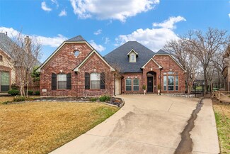 605 Trails End Ct, Hurst, TX 76054
