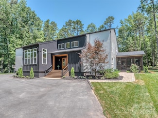 202 Walden Ln, Matthews, NC 28104