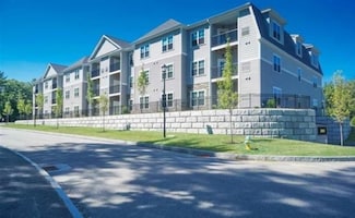 3 Furnival Rd Unit 214, Nashua, NH 03064