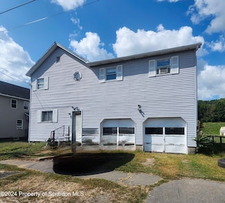 517 Penn Ave, Mayfield, PA 18433