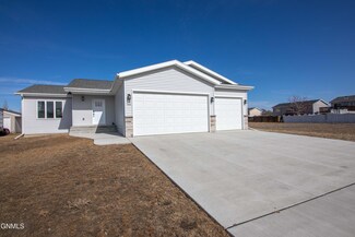 30 Mcginnis Way, Lincoln, ND 58504