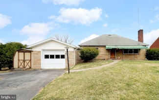 227 Whitman Ave, Pleasant Gap, PA 16823