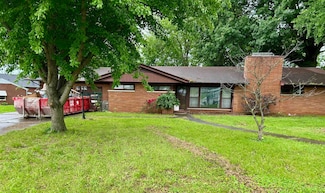 950 Dixiana Dr, Owensboro, KY 42303