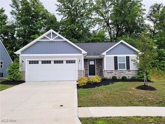 2696 Laubach Dr, Norton, OH 44203