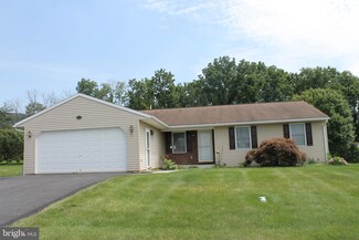 131 Sweetwater Ln, Newmanstown, PA 17073