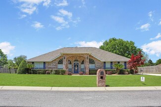 6041 Paige Point Dr, Milton, FL 32570