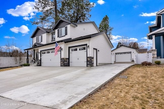 10589 N Crimson Dr, Hayden, ID 83835