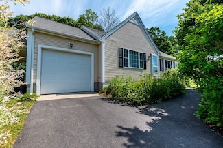 942 Stonegate Landing Unit 1, North Dighton, MA 02764