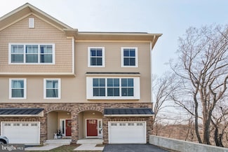 6718 Cinnaminson Ct, Philadelphia, PA 19128