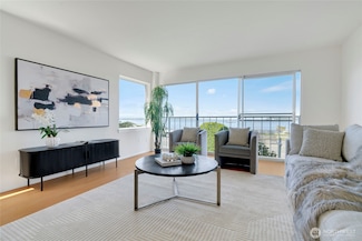 1156 Alki Ave SW Unit 105, Seattle, WA 98116