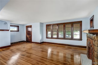 31 Saint James Rd, Buffalo, NY 14225