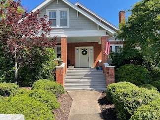 202 Leftwich St, Gretna, VA 24557
