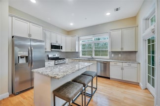 125 Halley Dr, Patchogue, NY 11772