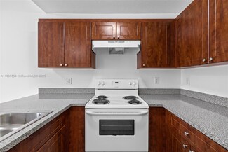 2413 W 78th St Unit 203, Hialeah, FL 33016
