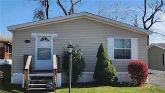 120 Valleyview Dr, Finleyville, PA 15332