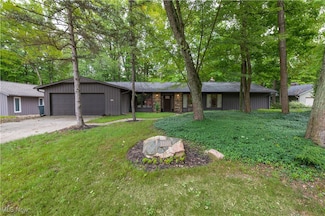 12101 The Bluffs, Strongsville, OH 44136