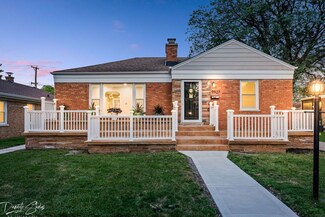 9927 S Sawyer Ave, Evergreen Park, IL 60805