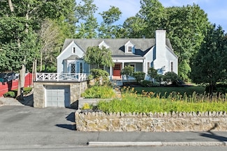 335 Puritan Rd, Swampscott, MA 01907