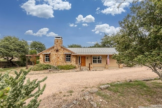 853 Crossbow Dr, Canyon Lake, TX 78133