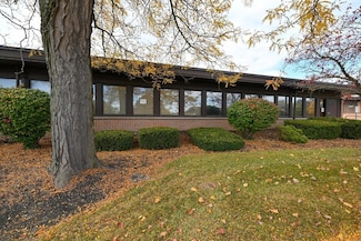 1043 Harding Memorial Pkwy, Marion, OH 43302