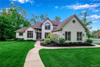 1 Woodthrush Trail, Orchard Park, NY 14127