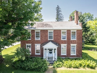 1 North St, Middletown Springs, VT 05757