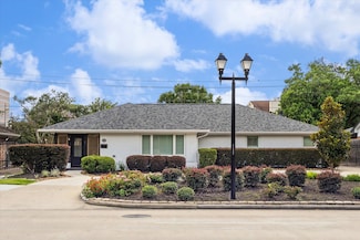 1904 Chimney Rock Rd, Houston, TX 77056