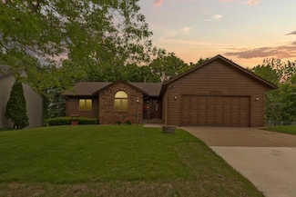 1213 Peterson Dr, Northfield, MN 55057