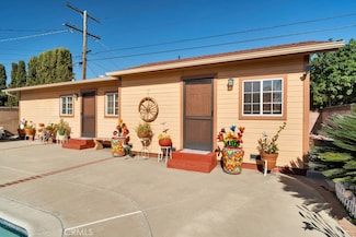 6516 Gentry Ave, Los Angeles, CA 91606