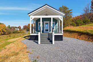 527 Saunders Rd, Franklin, NC 28734