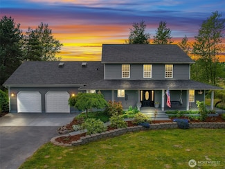 226 Bay Point Dr, Castle Rock, WA 98611