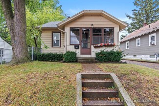 1667 Berkley Ave SW, Wyoming, MI 49509
