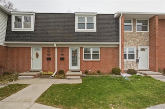 45745 Kensington St, Utica, MI 48317