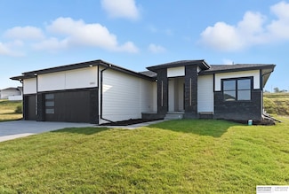 11107 S 218th St, Gretna, NE 68028