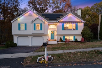 290 Pumpkin Ground Rd, Stratford, CT 06614