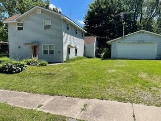 W7679 Oak St, Shiocton, WI 54170