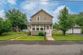 13 James St, Feeding Hills, MA 01030