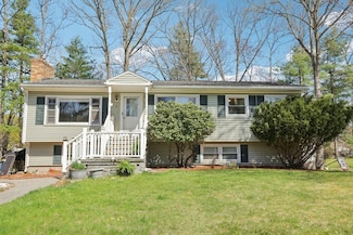 8 Brian Ave, Salem, NH 03079
