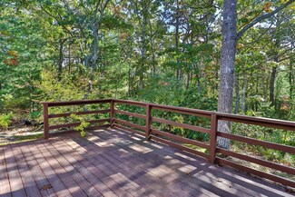 81 Round House Rd, Buzzards Bay, MA 02532