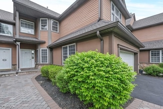 43 Bracken Hill Rd, Hamburg, NJ 07419