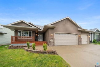 7308 W 53rd St, Sioux Falls, SD 57106