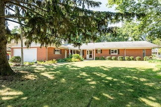 3400 W Valley View Dr, Saint Joseph, MI 49085