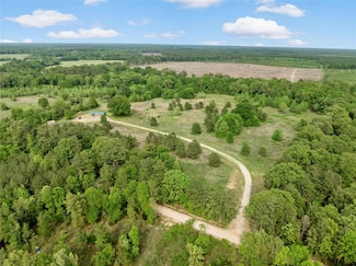 6716 County Road 2235, Bagwell, TX 75412