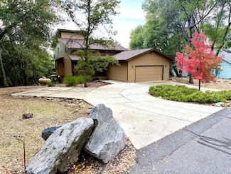 12679 Cresthaven Dr, Groveland, CA 95321