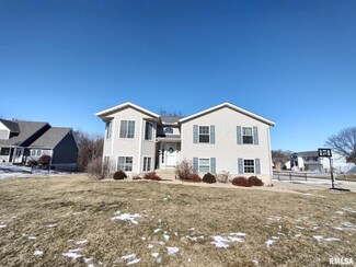 112 Field Ct, East Peoria, IL 61611
