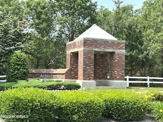 107 Deerfield Dr, Manahawkin, NJ 08050