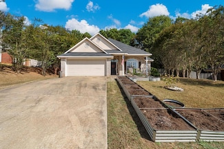 1805 Tranquil Ln, Phenix City, AL 36867